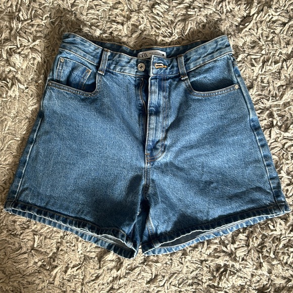 Zara denim shorts - Picture 1 of 3